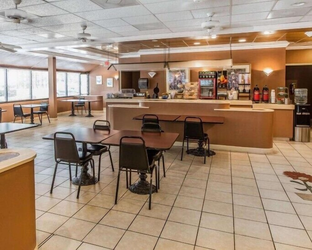 Travelers Inn Douglas By OYO US-441