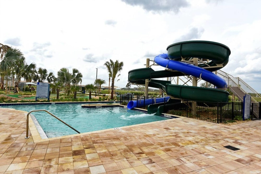 Super Nice Townhome Near Disney With Private Pool - Image 4