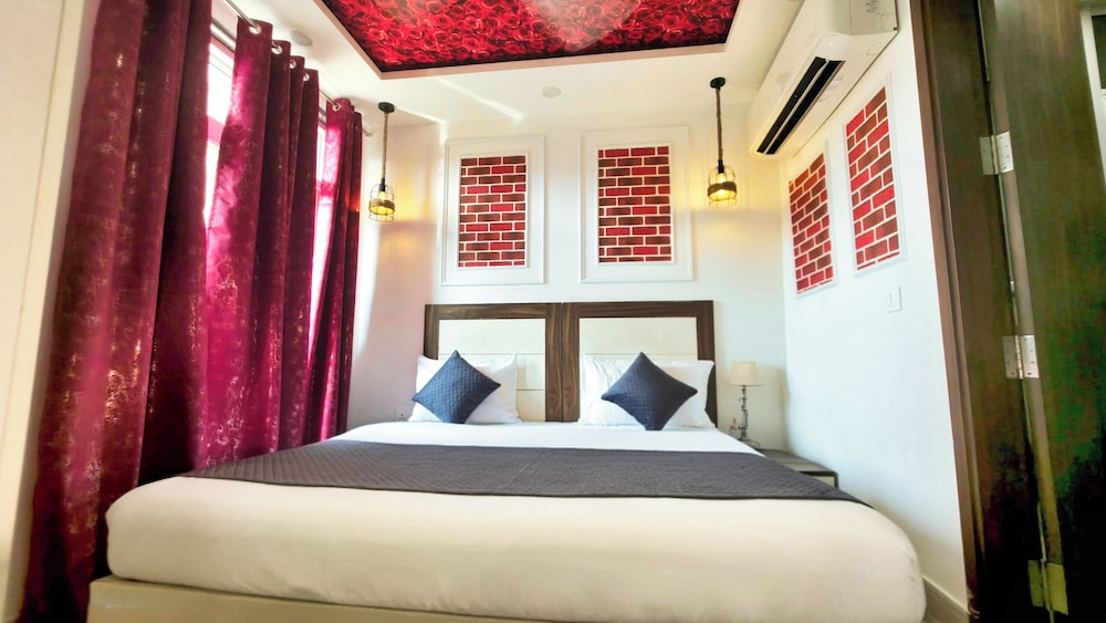 Hotel HomeAste 001 Near Yashobhoomi Convention Center