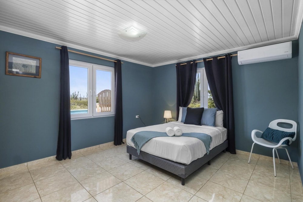 3BR Filled by Nature w Private Pool Ocean View