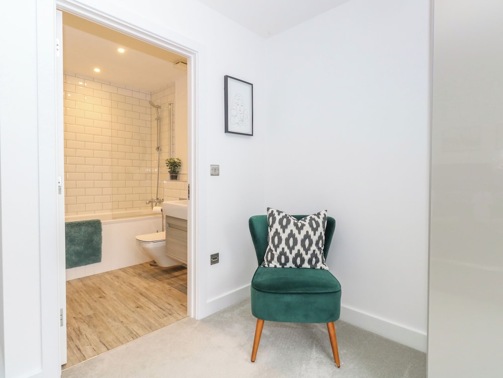66A Danecourt Road