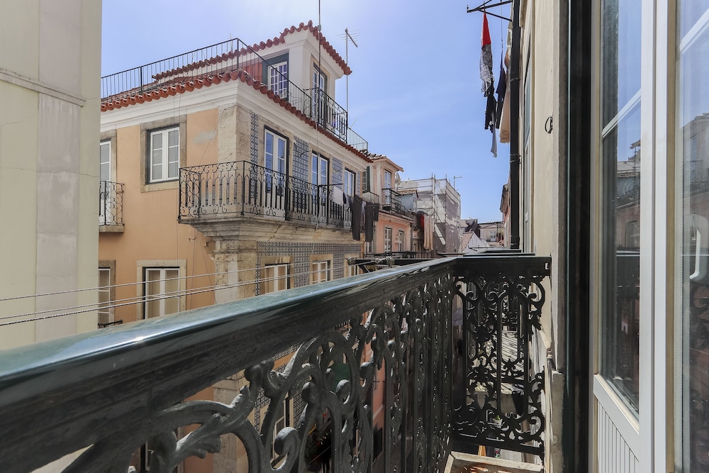 Bairro Alto Classic by Homing