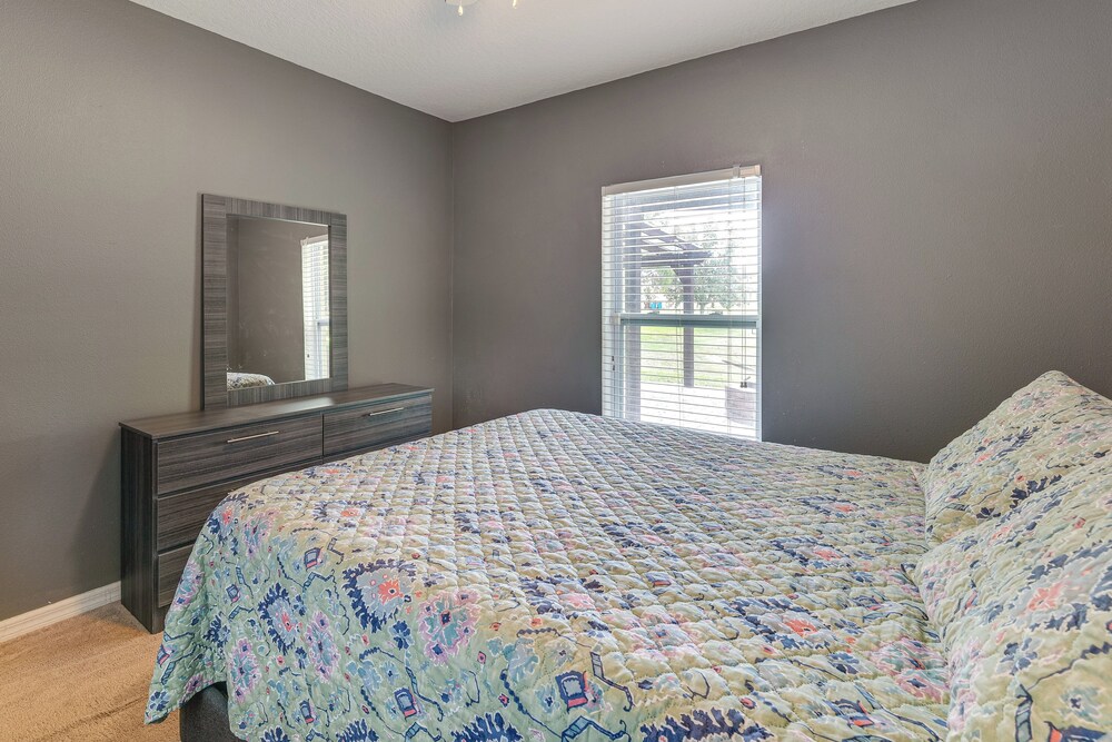 Sleek Family Home Near Orlando Theme Parks