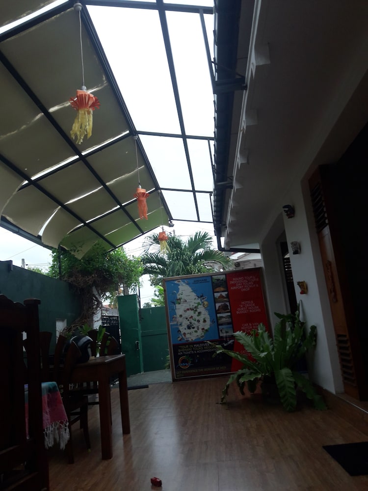 Sea Esta Holiday Inn