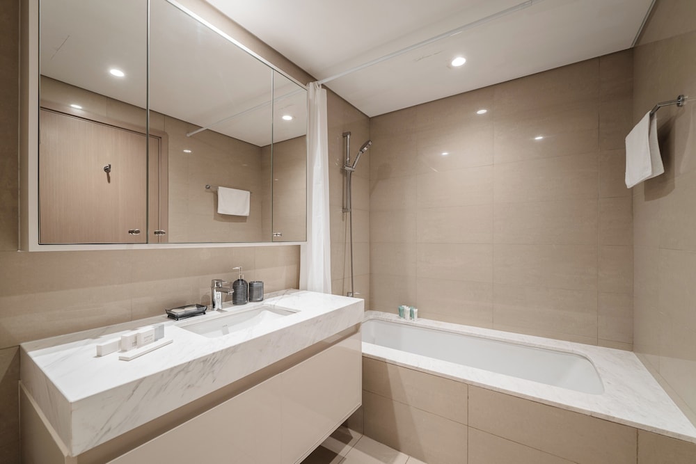 Ultra LUX Burj View Spacious High Floor