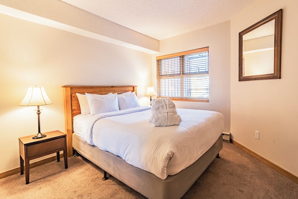 Whistler Vacation Club Lake Placid Lodge - 312