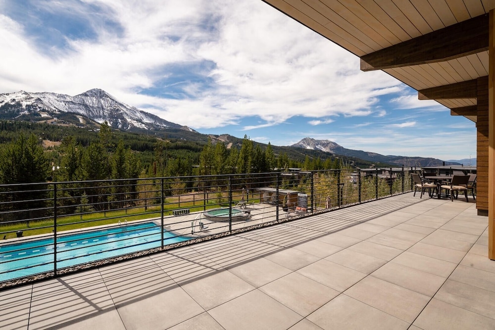 Big Sky Lake Lodge