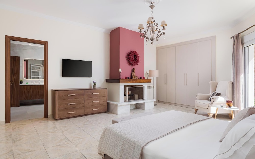 Ema's Guest House