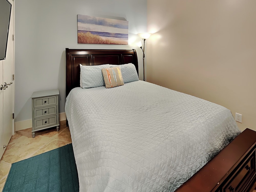 Western Waves by Ryson Vacation Rentals
