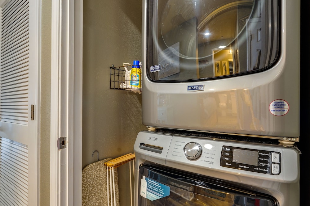 PCB Vacation Rental w/ Balcony & Beach Access!