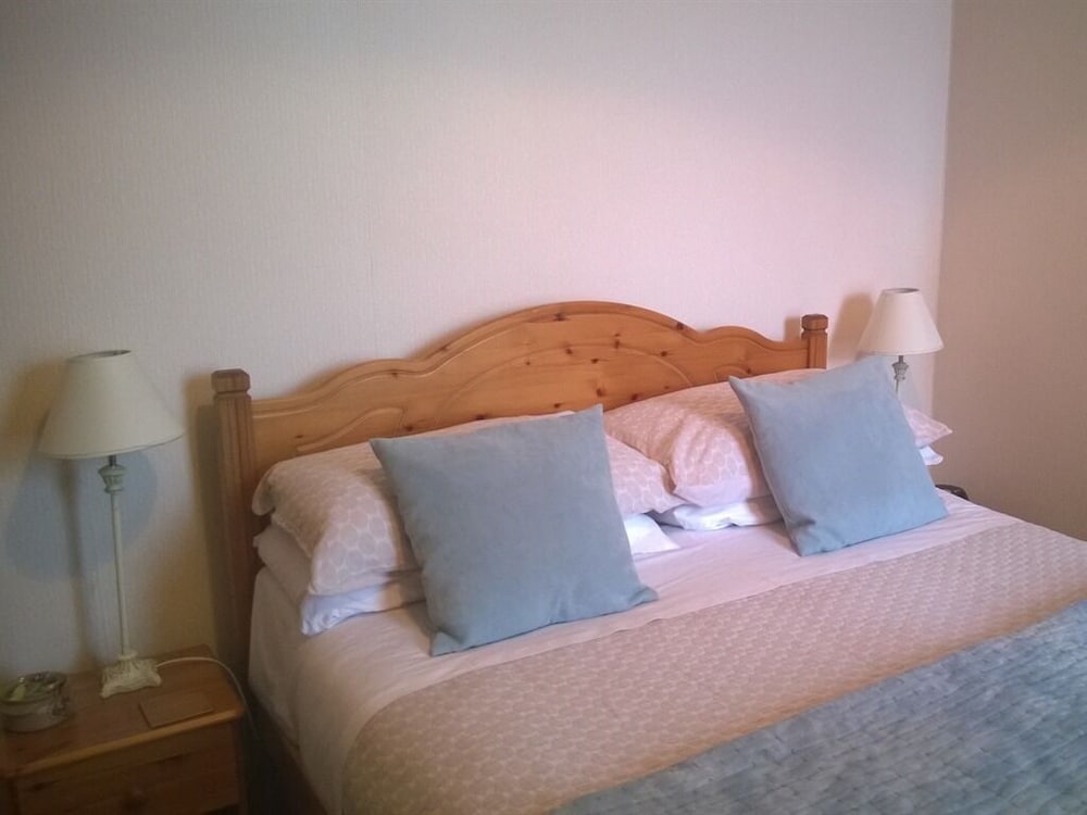 Rossmount Guest House