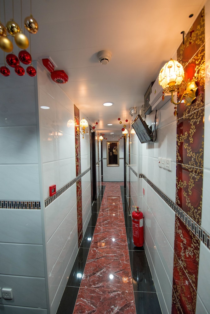 Canada Hotel - Image 3
