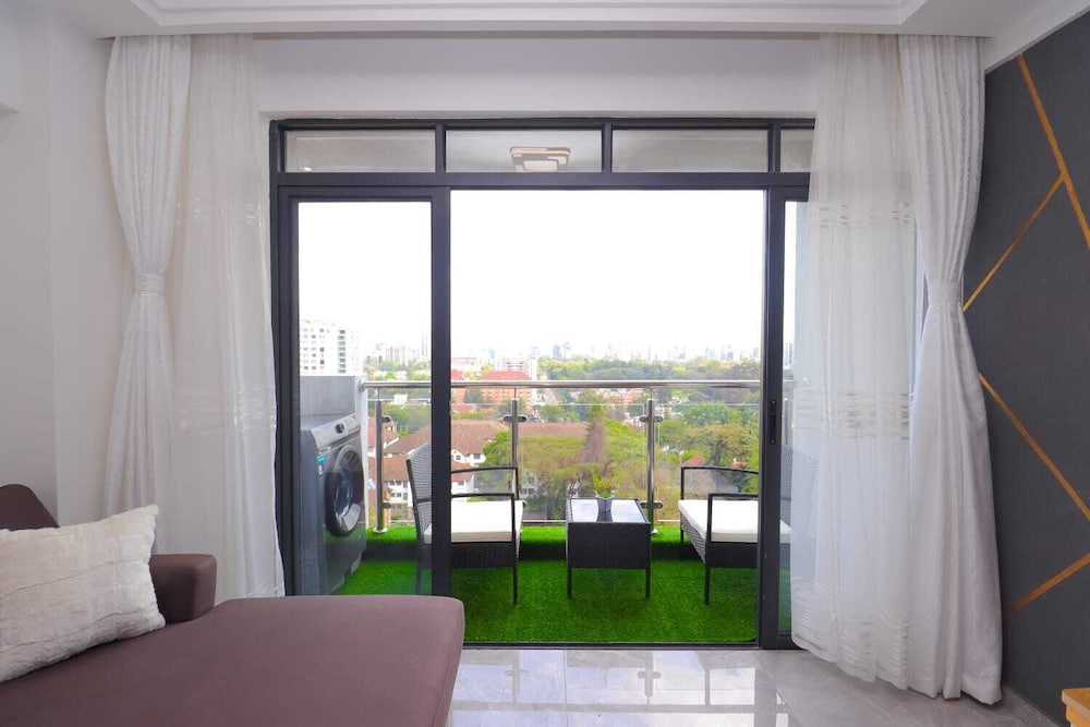 Lux Suites City Oasis Apartments