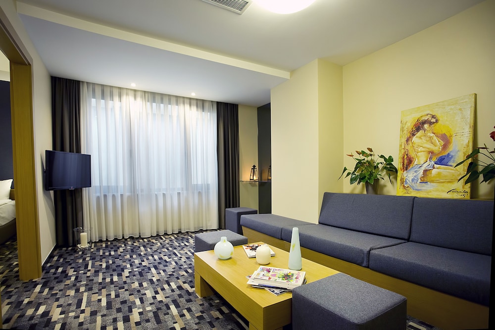 Tan Otel - Özel Sınıf - Image 26