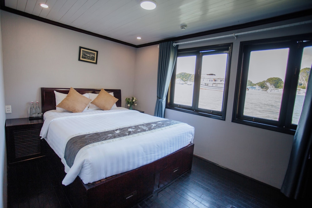 Vietsails cruises