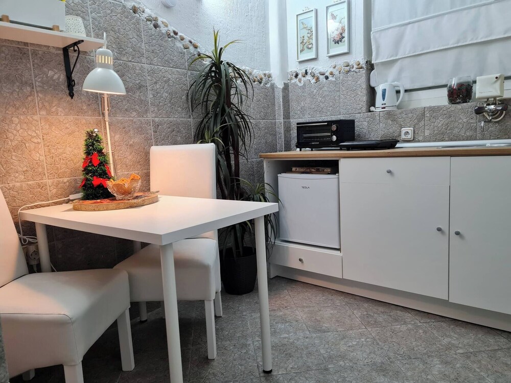 Room-angelina Apartment 3