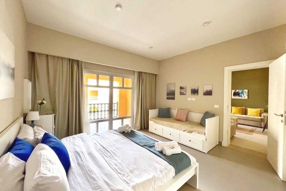 Xuru Stays I Minimal & Central 1bdr Apt. @ Abu Tig Marina