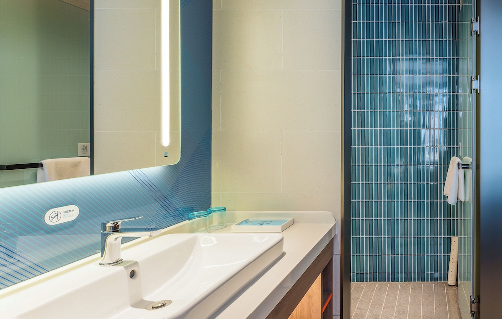 Holiday Inn Express Yuhuan Wetland Park by IHG