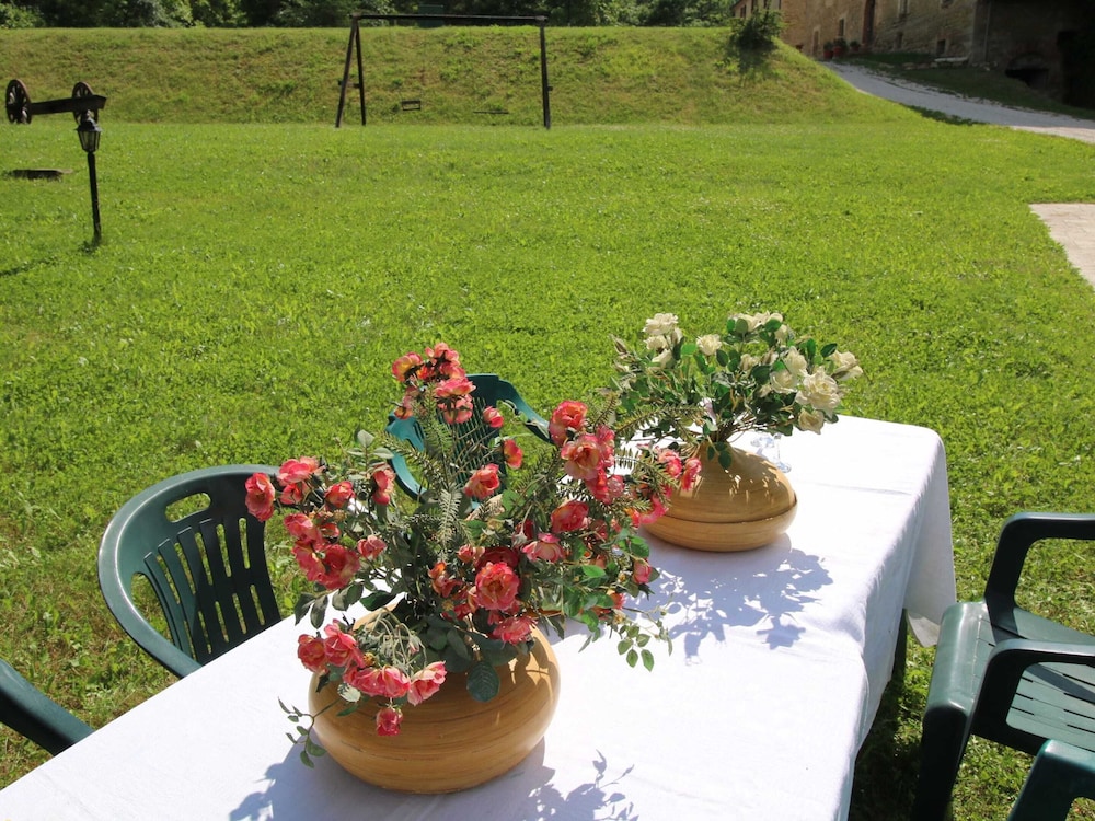 Property With Swimming Pool, Spacious Garden, Private Terrace and Views