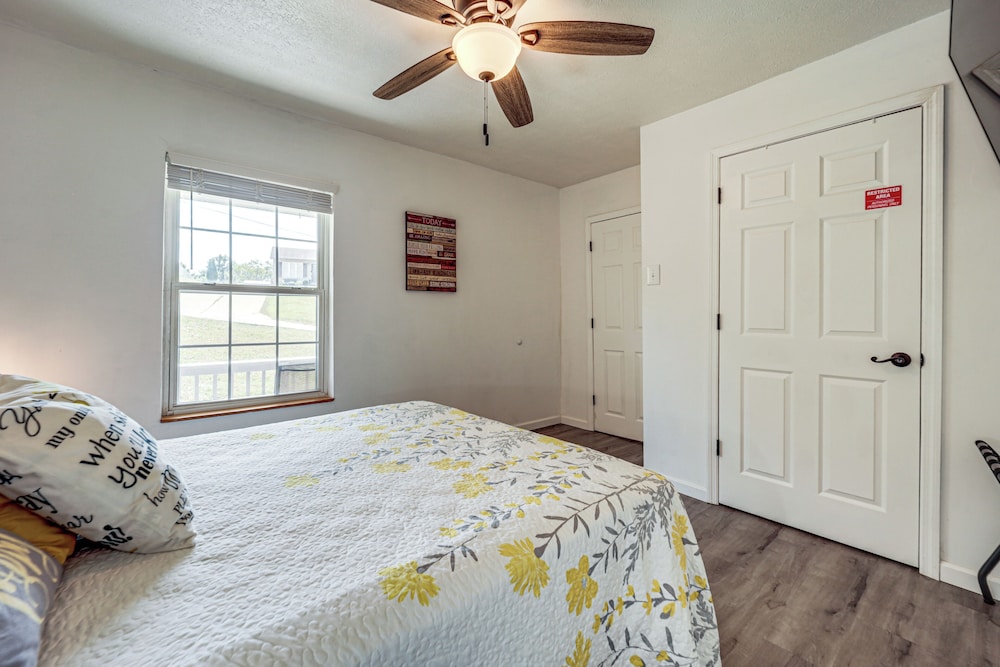Walk to Main Street! Family Home in Williamstown