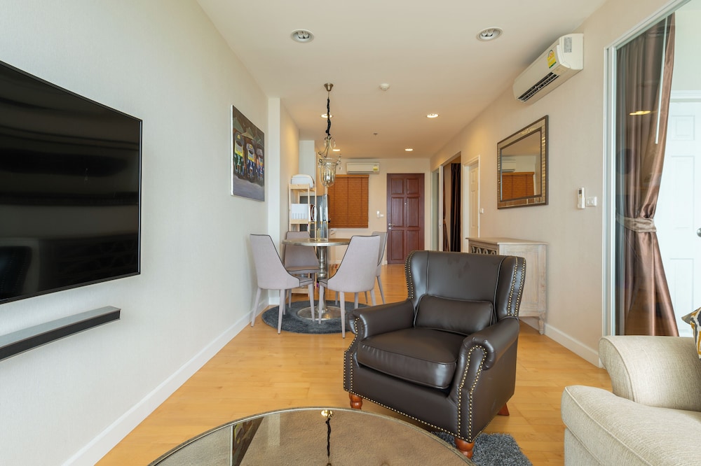 1702 - 2 Bdr Condo With Seaview Boathouse Hua Hin