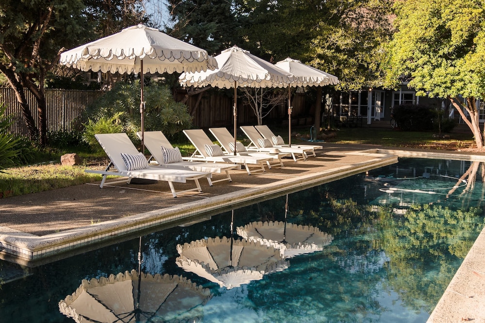 Napa Valley / Sonoma Vacations - Clementine By Avantstay Bright Modern Retreat w/ Pool, Pool Table  Large Patio - Property Image 1