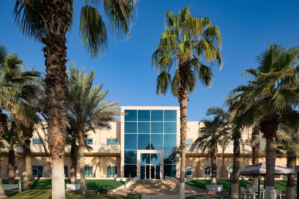 Abu Dhabi Vacations - Metropolitan Al Mafraq Hotel - Property Image 71