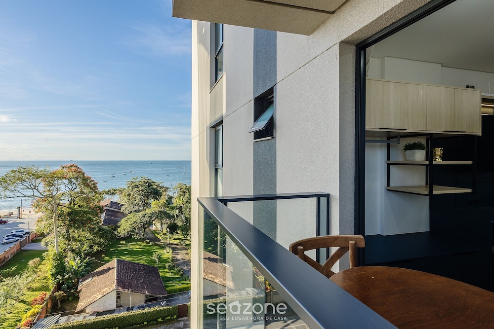 Studios With Side Sea View at Penha Spot PSO - L