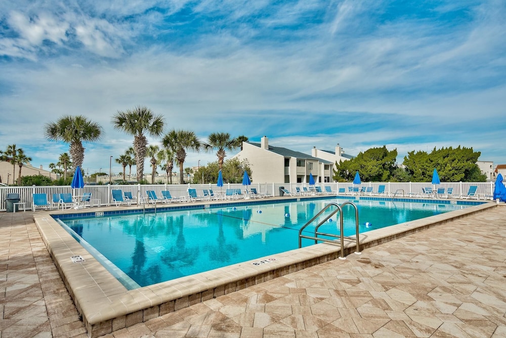 Shoreline Towers 3033