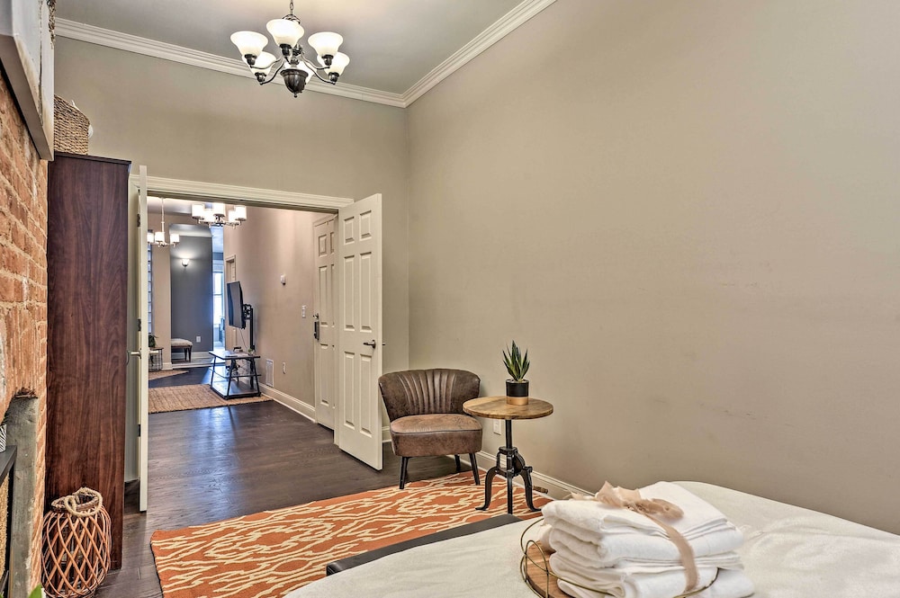 Chic Baltimore Apartment: 2 Mi to Downtown! view 5