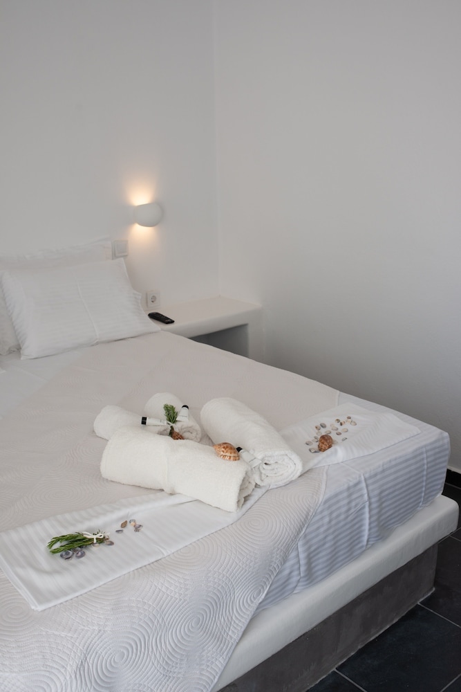 Petra Mykonos Studios & Suites view 4