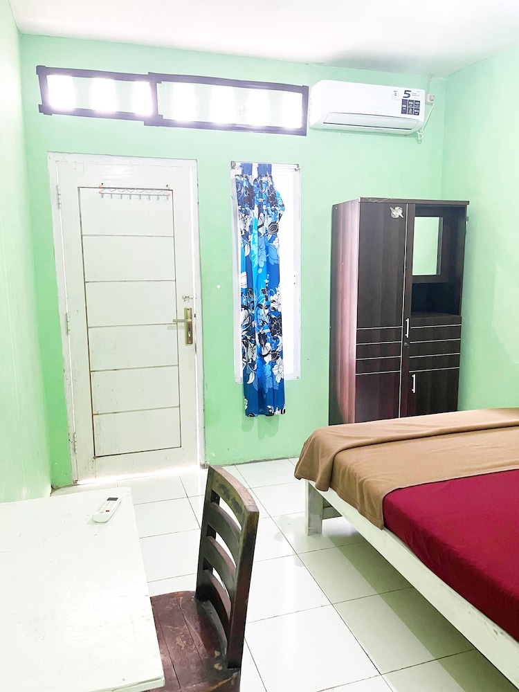 ZELLA KOST & HOMESTAY