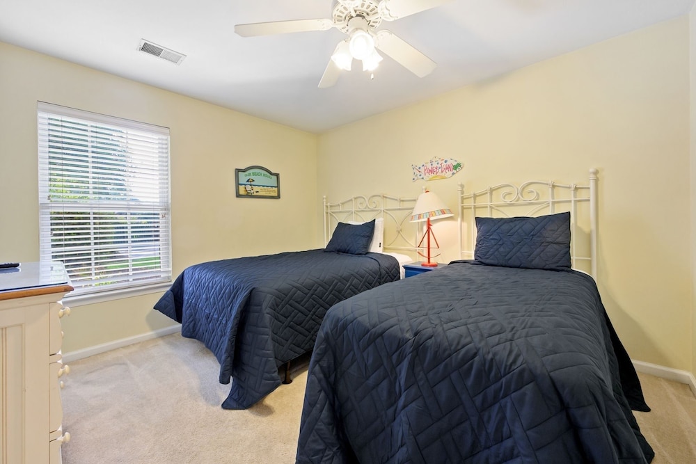 Ground-floor 3-bedroom condo with stunning golf course views. 3 Condo by Peace Vacations view 2
