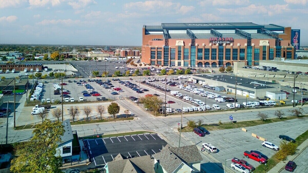 Indy Stadium Villas 710