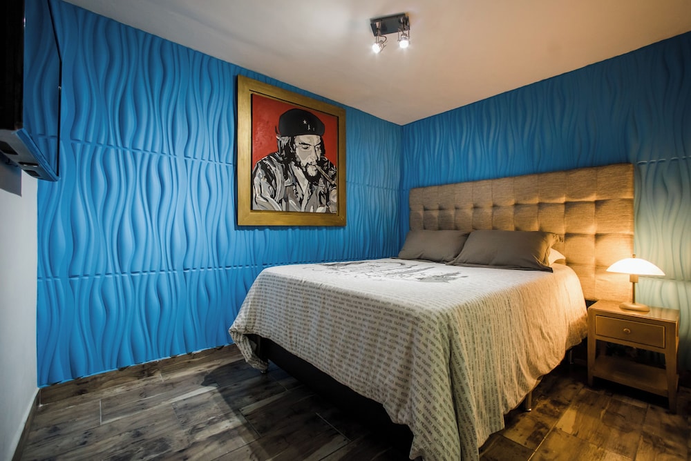 Park Lleras 11br Pool Jacuzzi