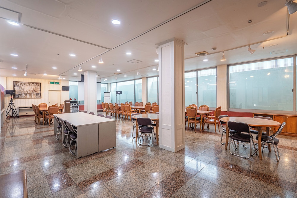 meeting & event spaces