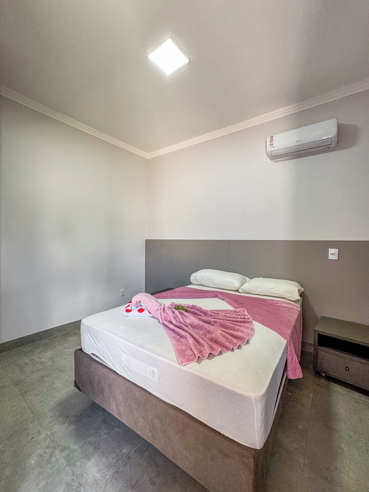 Mansão Luxo Lago - Caldas Novas