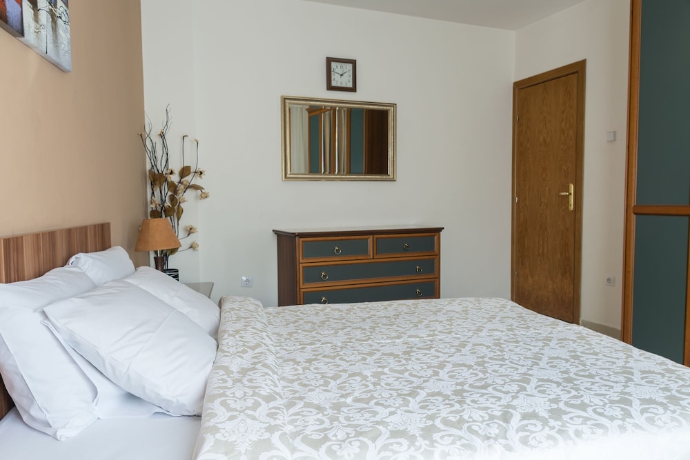 Maxxy Apartments view 4