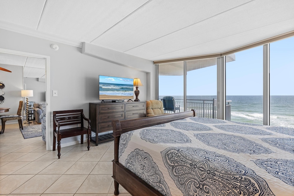Surfside Club 503