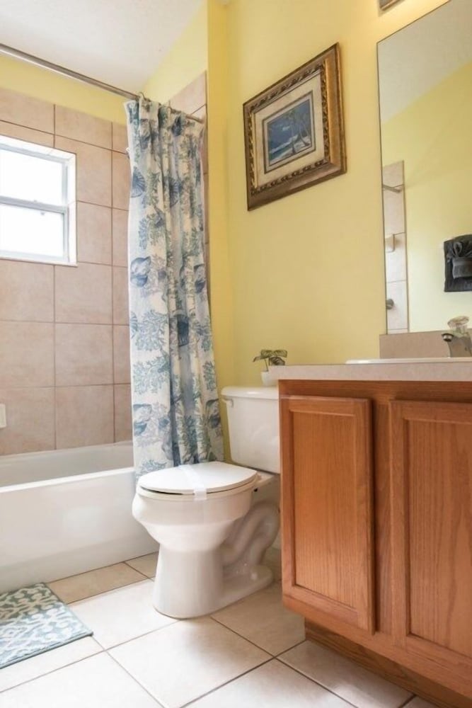 Super Mario Hideaway - Pool, Spa, Game Room Fun! 4 Bedroom Villa