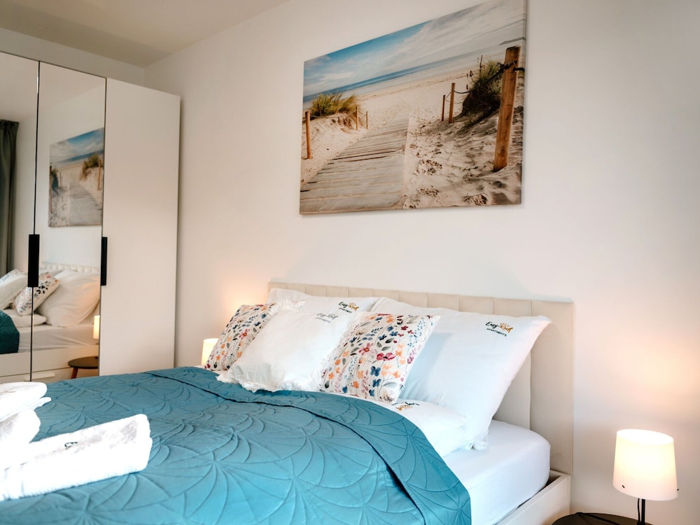 Apartment in Dziwnow by the River & Beach view 3