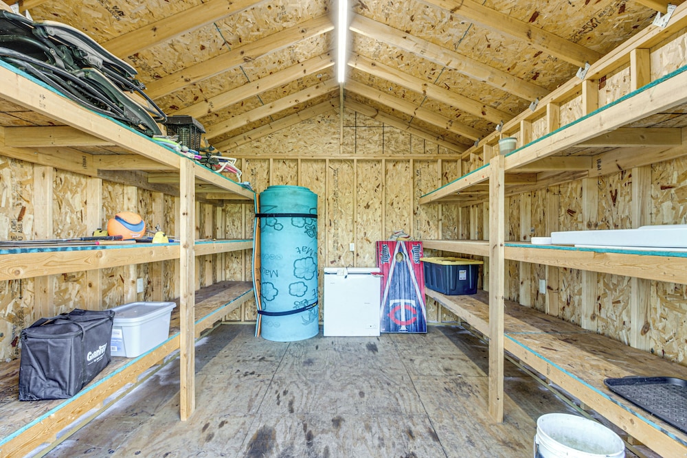 'elbow Lake Escape' w/ Dock in Underwood!