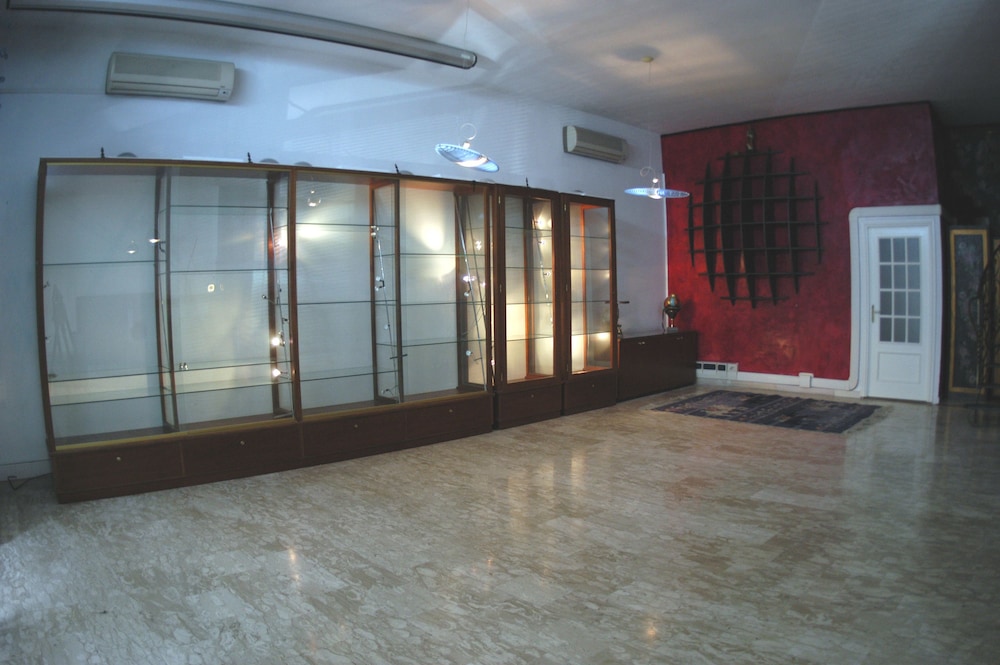 Garbatella Accommodations & Meeting Rooms