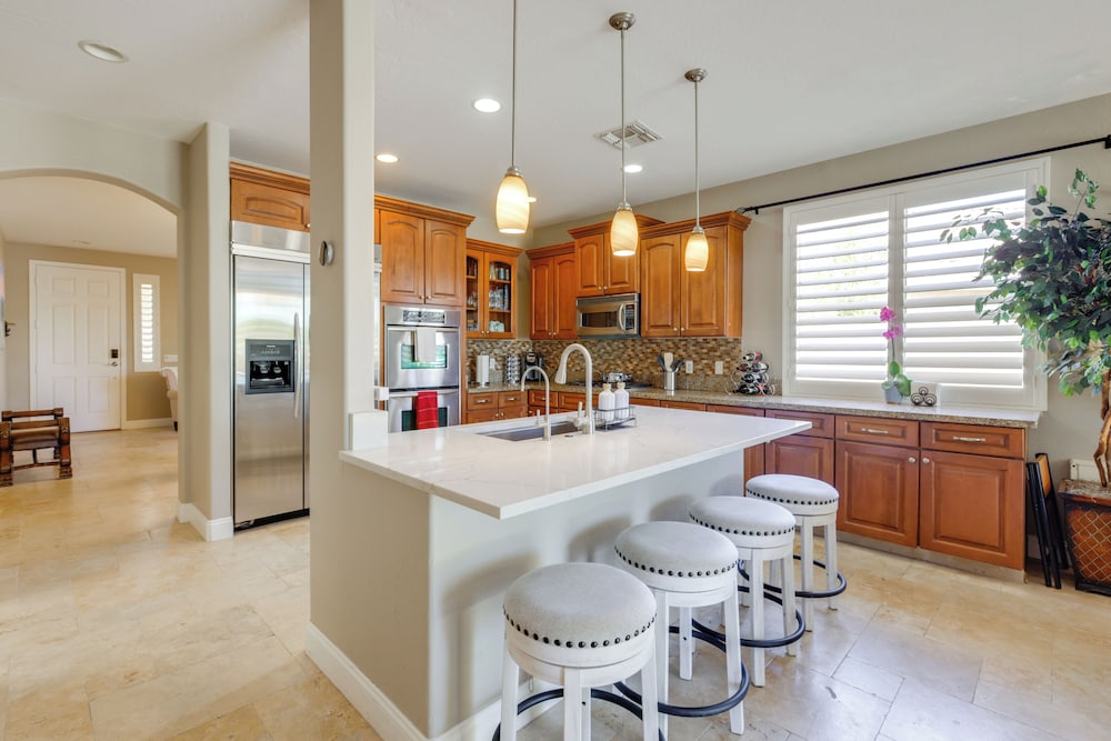 Private Yard & Fairway View: Phoenix Golf Retreat!