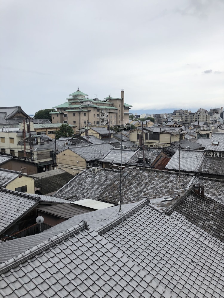 Higashiyama Hotel