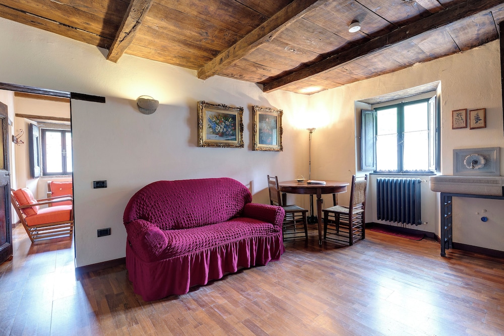 Entire Hilltop Villa With Private Pool In Palazzuolo Sul Senio