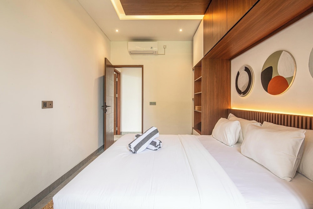 Exquisite 5BR Canggu Villa Steps From the Beach