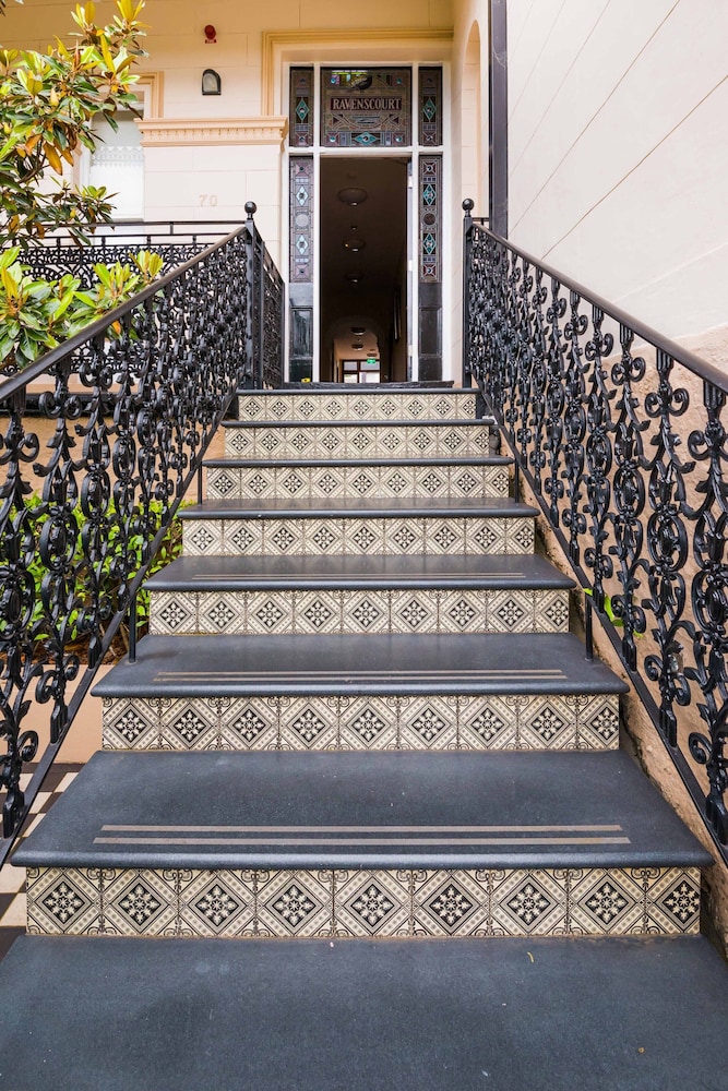 Designer Styled Studio in Central Trendy Glebe