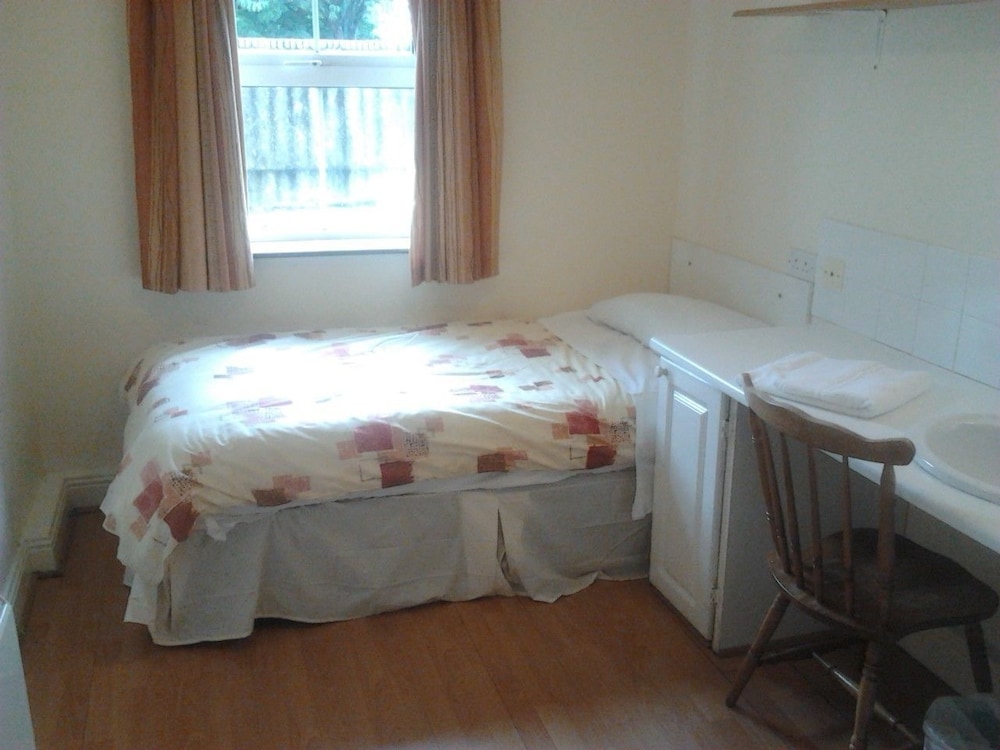 Courtbrack Accommodation - Hostel