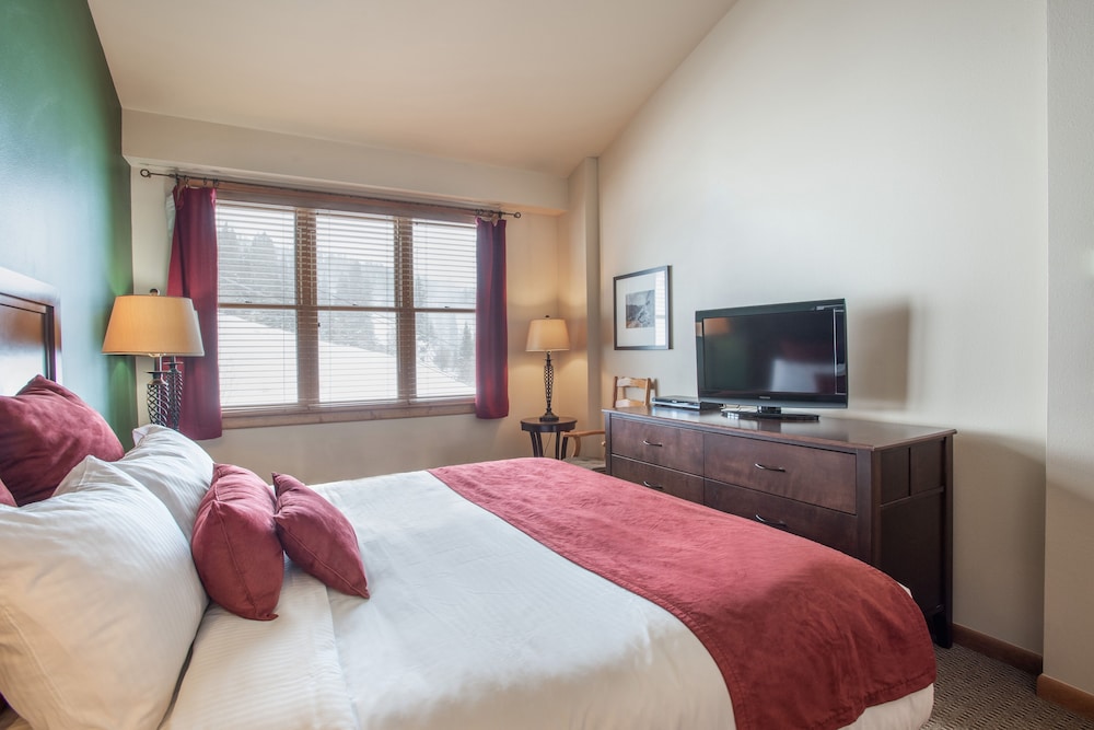 Two Bedroom Condos at Zephyr Mountain Lodge - Winter Park CO